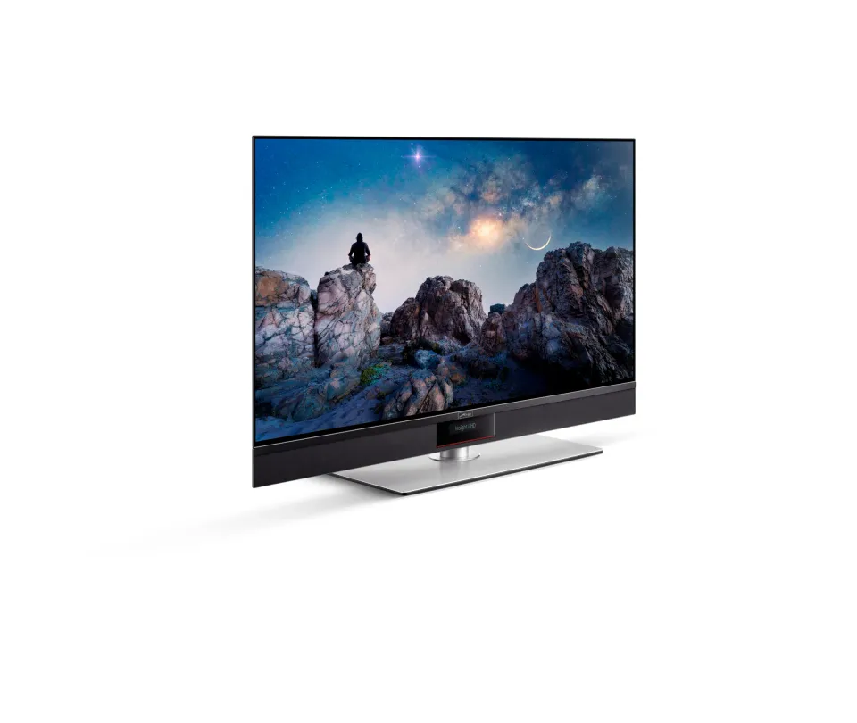 Metz-Fernseher mit Landschaftsbild in Schrägansicht